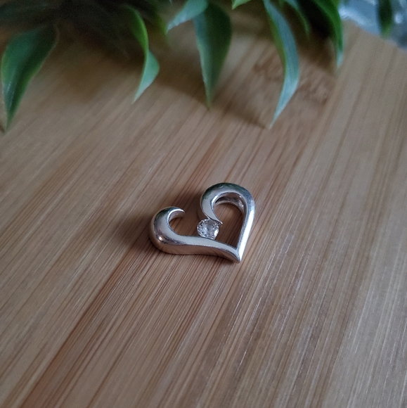 METALSMITHS | 925 Sterling Cubic Heart Pendant